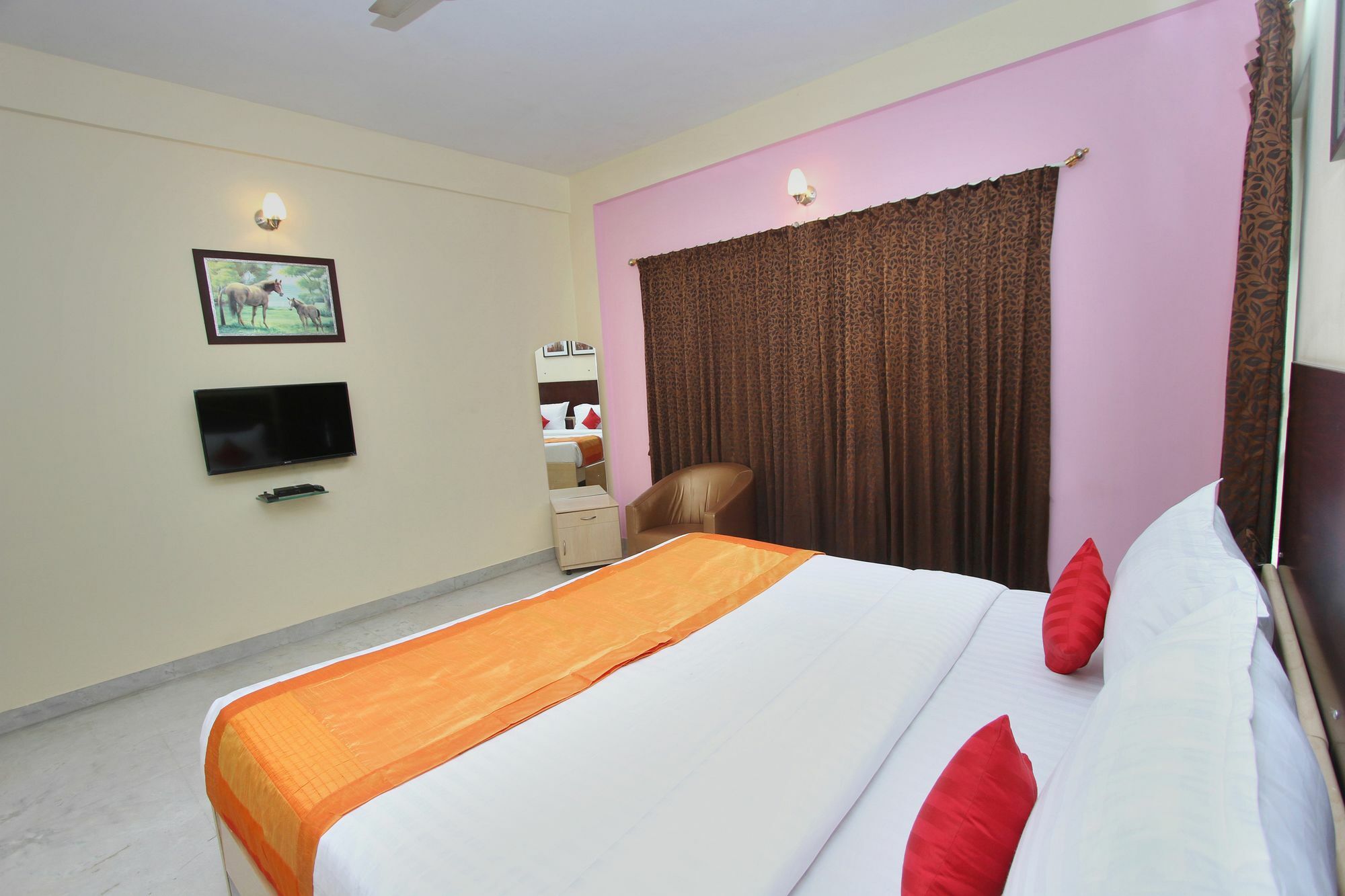 Capital O 5379 The Roy Grand Inns Bangalore Ngoại thất bức ảnh