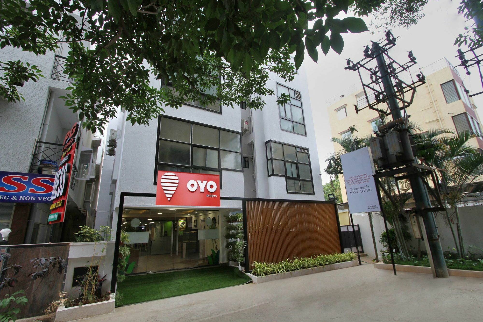 Capital O 5379 The Roy Grand Inns Bangalore Ngoại thất bức ảnh