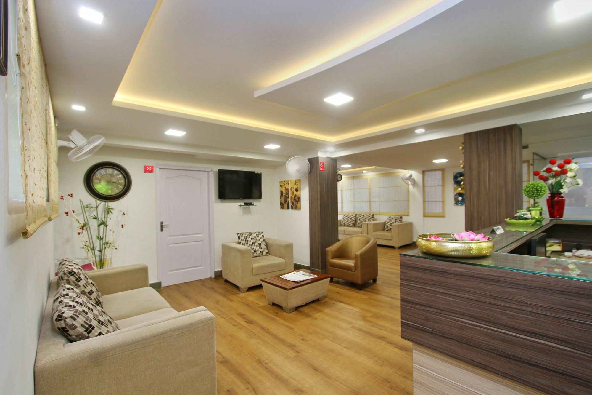 Capital O 5379 The Roy Grand Inns Bangalore Ngoại thất bức ảnh