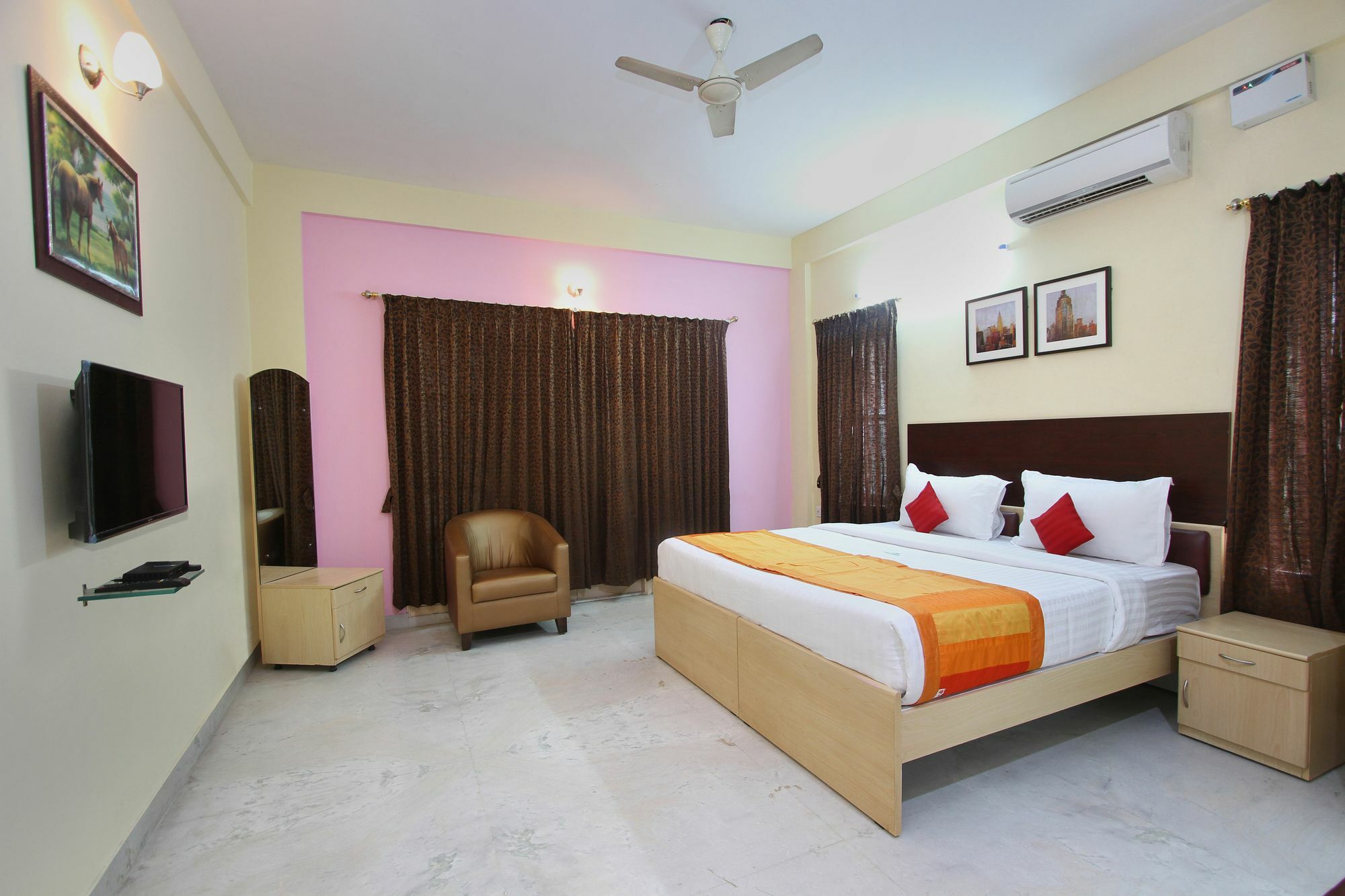 Capital O 5379 The Roy Grand Inns Bangalore Ngoại thất bức ảnh
