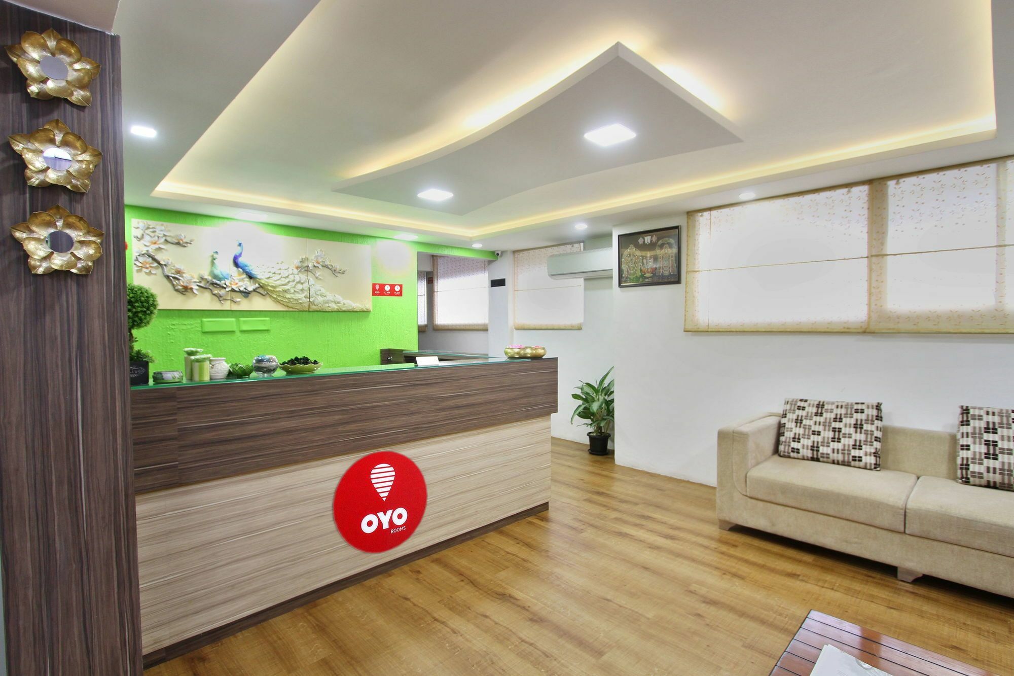 Capital O 5379 The Roy Grand Inns Bangalore Ngoại thất bức ảnh