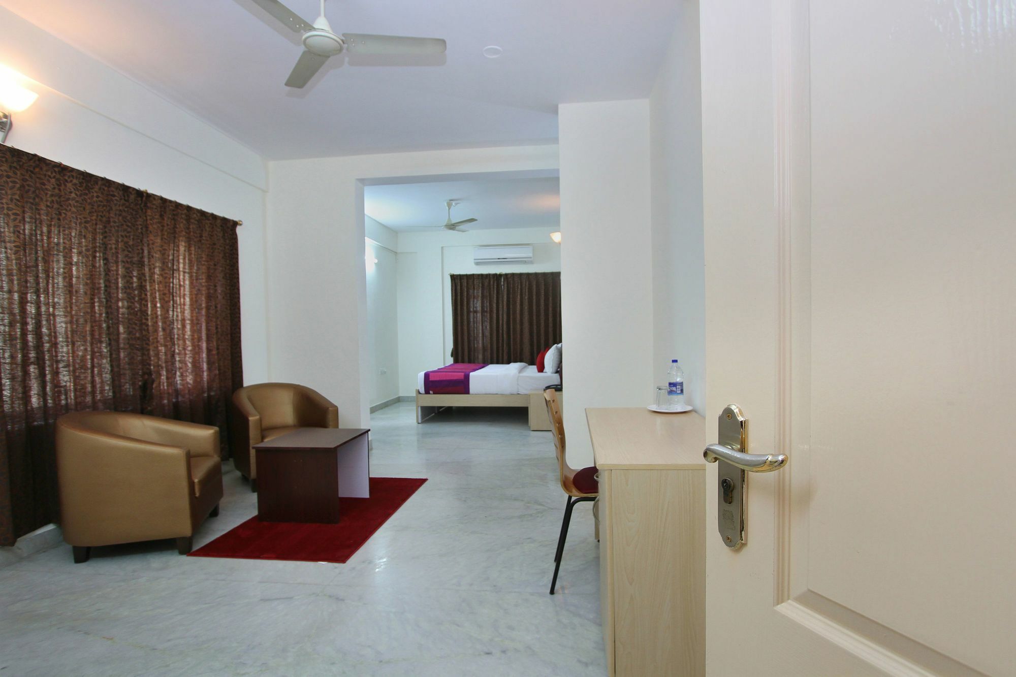 Capital O 5379 The Roy Grand Inns Bangalore Ngoại thất bức ảnh