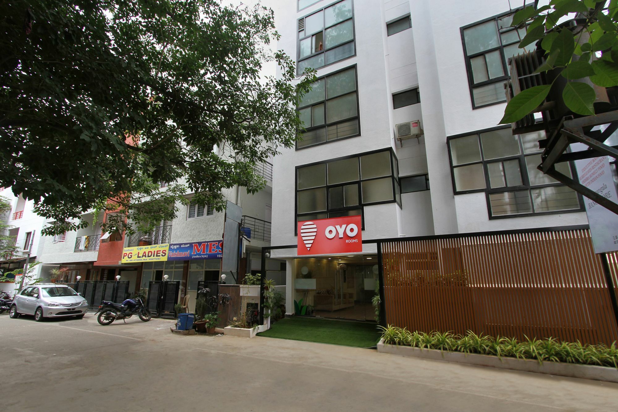 Capital O 5379 The Roy Grand Inns Bangalore Ngoại thất bức ảnh